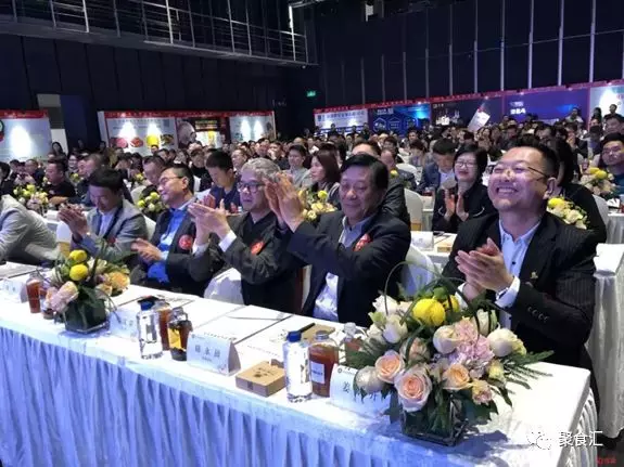 熱烈祝賀我司董事長江浩南當選為深圳市餐飲商會第一屆副會長(圖2)